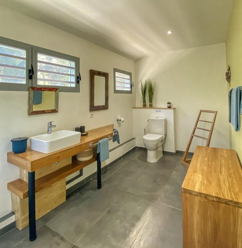 21.Location Villa piscine vue mer Deshaies Guadeloupe_Sdd